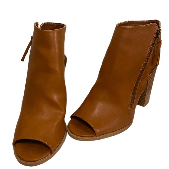 Qupid Shoes - Qupid Woman Leatherette Peep Toe Stacked Chunky Heeled Ankle Boots